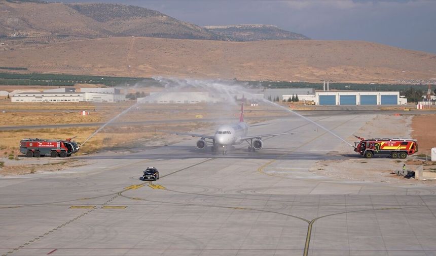 Malatya Havalimanı'nın yeni terminali ilk yolcularını ağırladı
