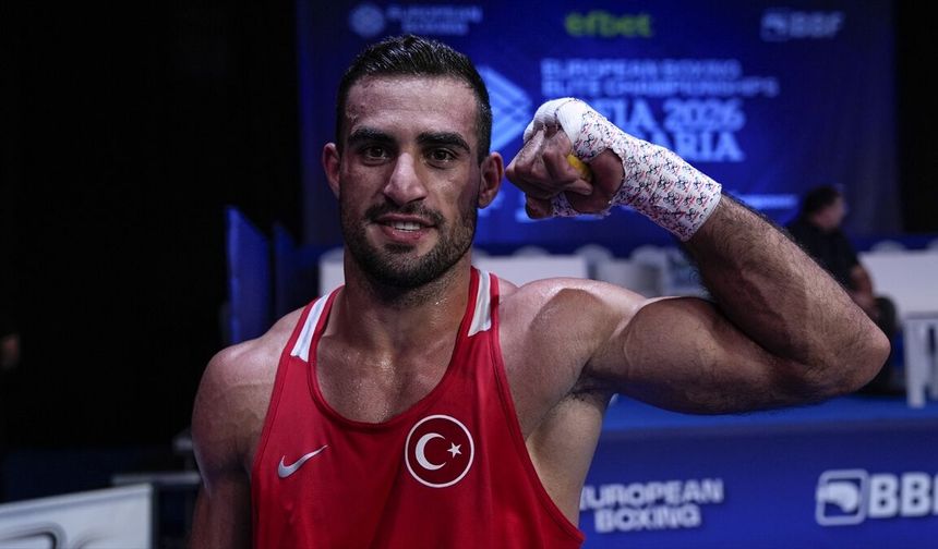 Milli boksör Emrah Yaşar, Avrupa Şampiyonası'nda finale yükseldi