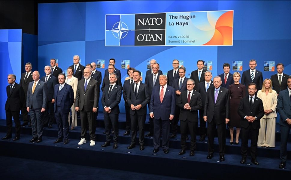Cumhurbaşkanı Erdoğan, NATO Liderler Zirvesi'nde aile fotoğrafı çekimine katıldı