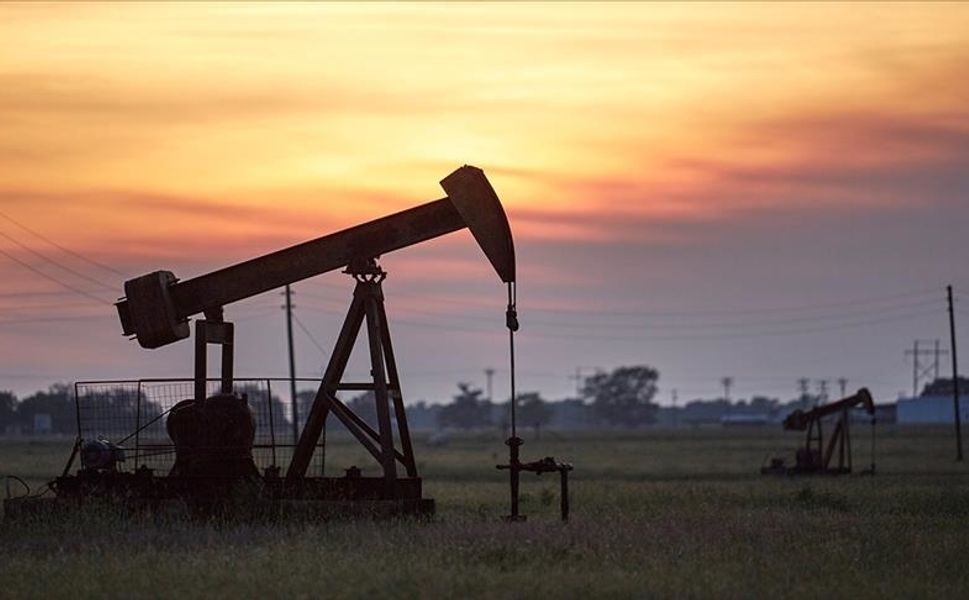ABD petrol fiyatı tahminini yukarı yönlü revize etti