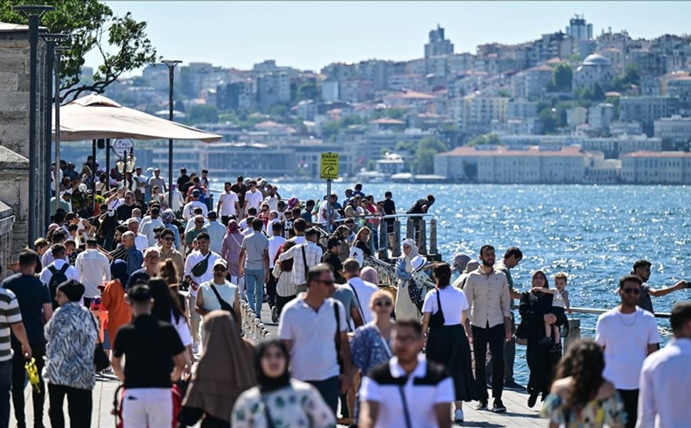 İstanbul'da yarın yüksek sıcaklıklara karşı dikkatli olunması uyarısı