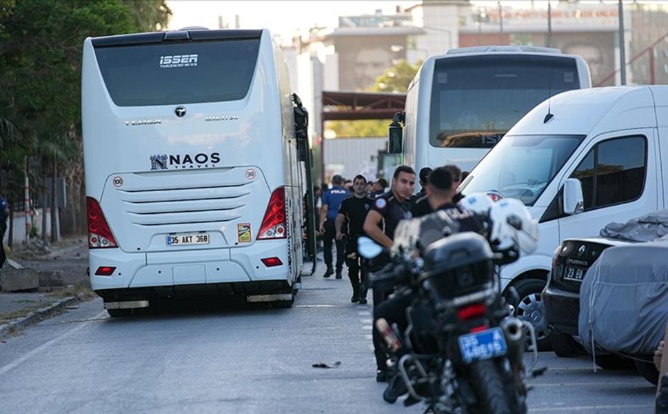 İzmir Büyükşehir Belediyesine yönelik yolsuzluk soruşturmasında 119 şüpheli adliyede