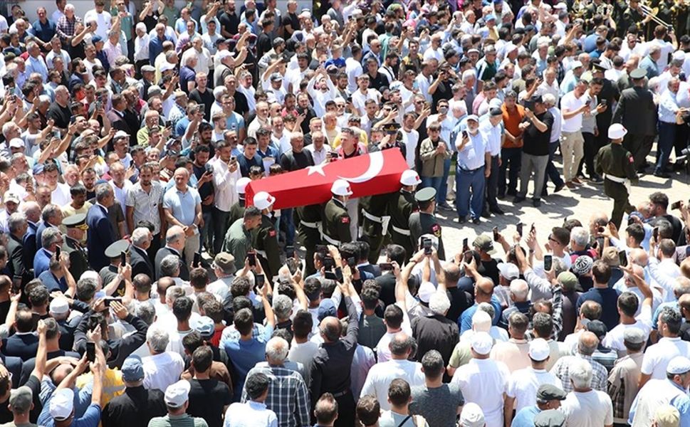 Ege Akar, Kani Obi,  Ümit Üzüm ve Özkan Özkanlı, Ahmet Gültekin, Ahmet Kuşak'ı uğurluyoruz