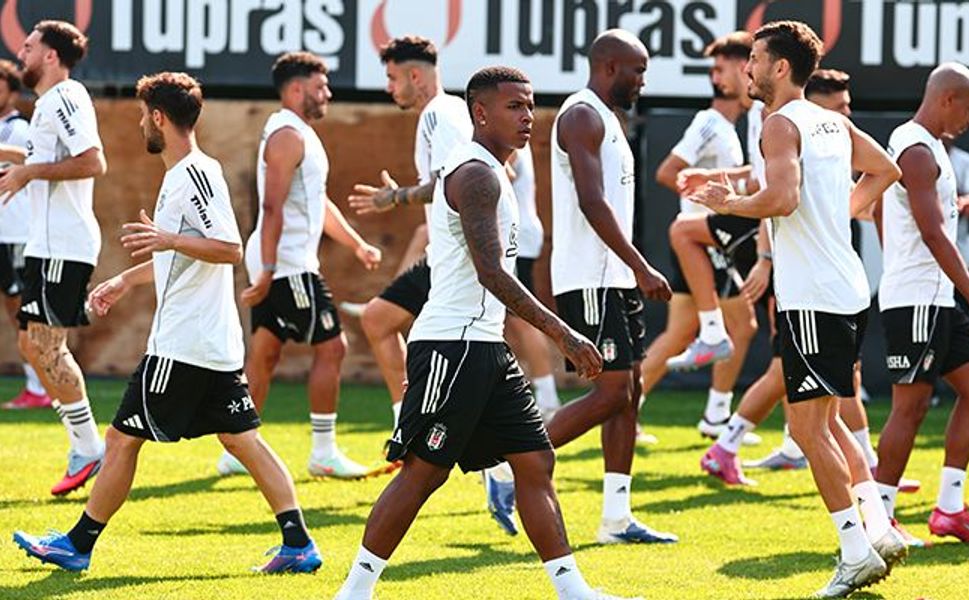 Beşiktaş St. Patrick's maçı hazırlıklarını tamamladı