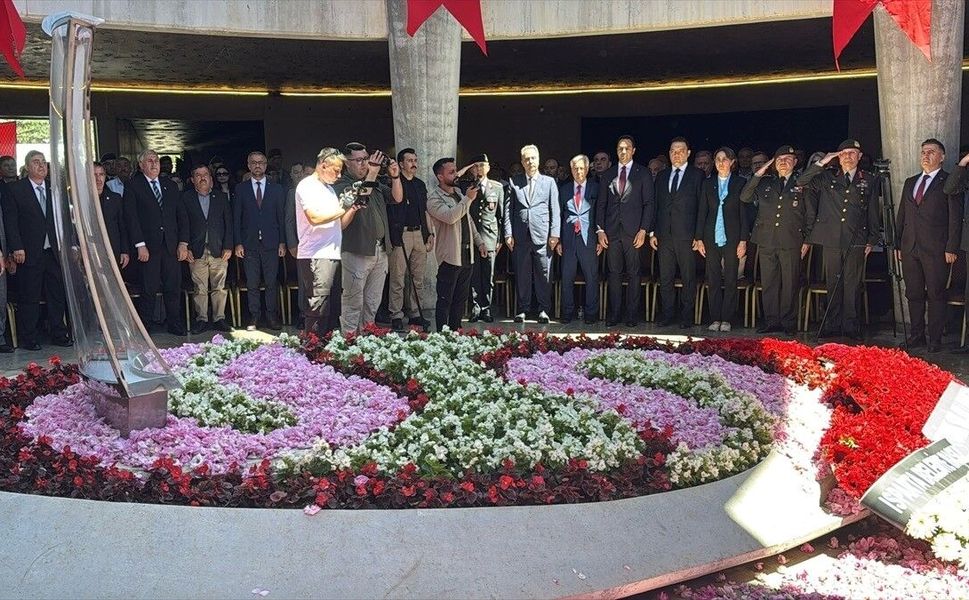 9. Cumhurbaşkanı Süleyman Demirel mezarı başında anıldı