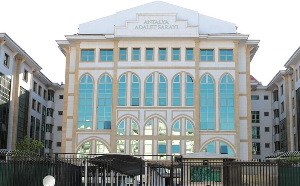 Antalya Büyükşehir Belediyesine yönelik soruşturmada 10 şüpheli gözaltına alındı