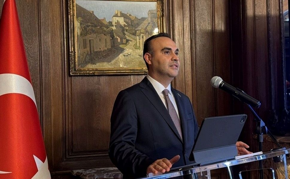 Bakan Kacır: Fransız yatırımcıları stratejik bir ortak olarak Türkiye'yi tercih etmeye davet ediyoruz