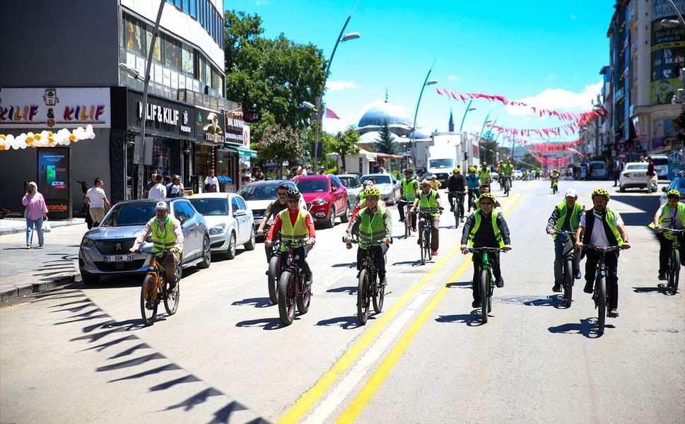 Erzurum'da 13. Geleneksel Yeşilay Bisiklet Turu düzenlendi