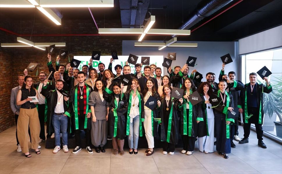 HDI Kampüs ikinci dönem mezunlarını verdi