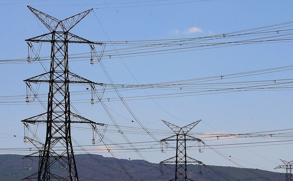 İran Enerji Bakanı: İran ile Katar elektrik şebekesi birbirine bağlanacak