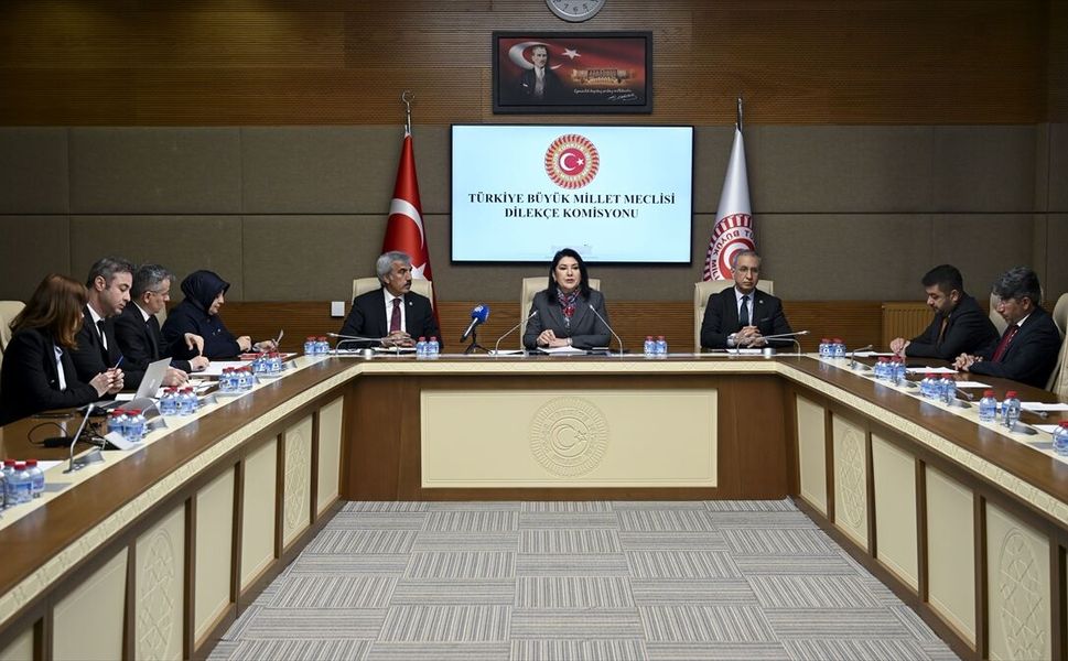 Meclise 'kadınlar da askere alınsın' başvurusu