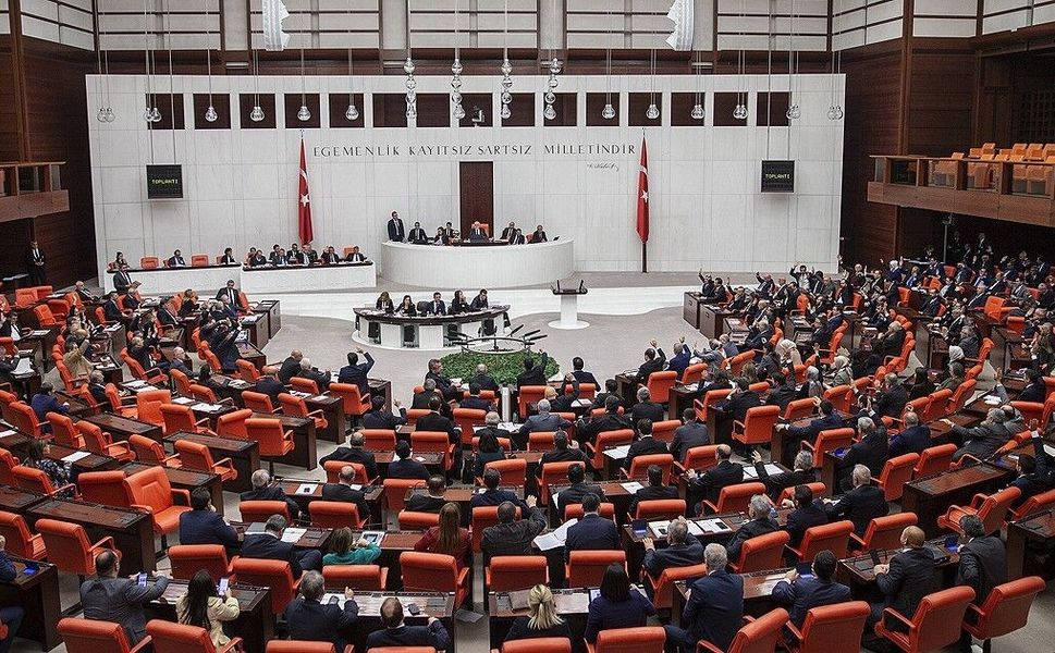 TBMM'de, Emniyet Teşkilatına ve basına yönelik düzenlemeleri de içeren kanun teklifi görüşülecek
