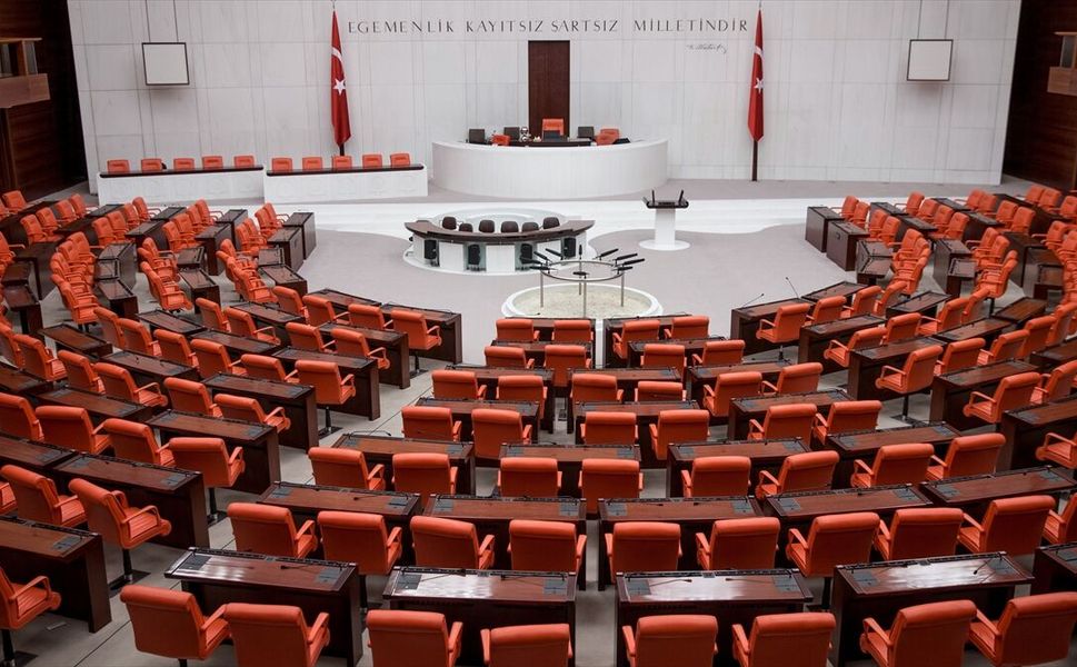 TBMM'de sandalye dağılımı değişti