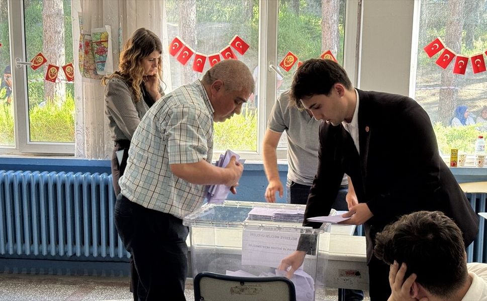 Yerel yönetimler için 6 beldede yapılan ara seçimde kesin olmayan sonuçlar açıklandı