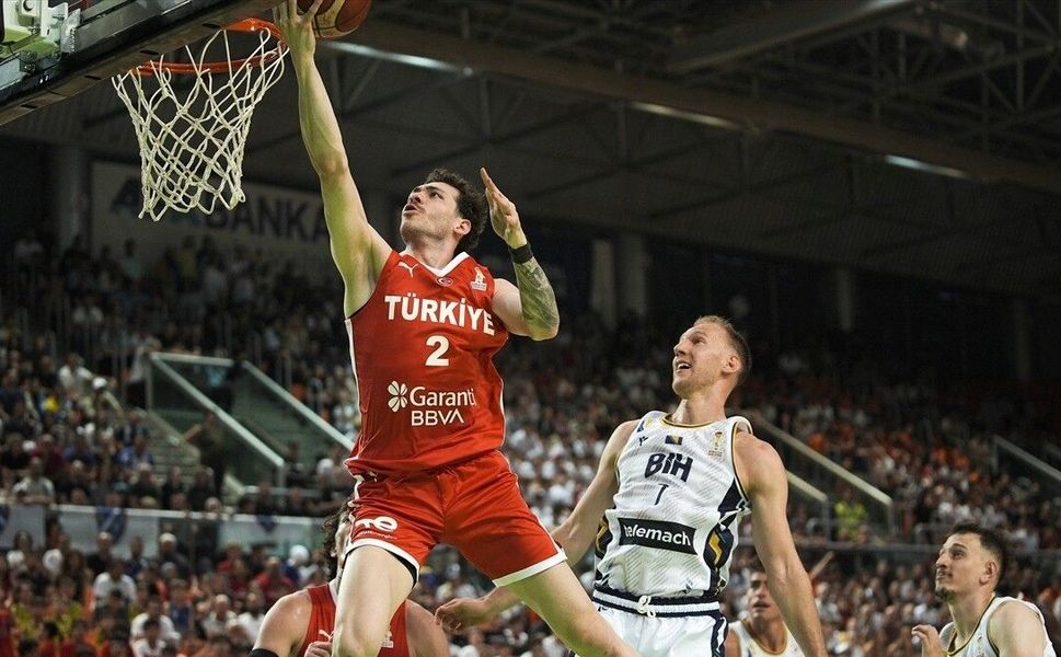 A Milli Erkek Basketbol Takımı Bosna Hersek'i 82-75 yendi