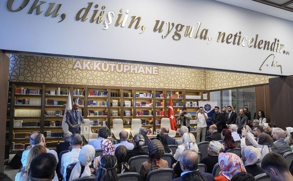 AK Parti'de şair Erdem Bayazıt'ı Anma ve Anlama programı düzenlendi