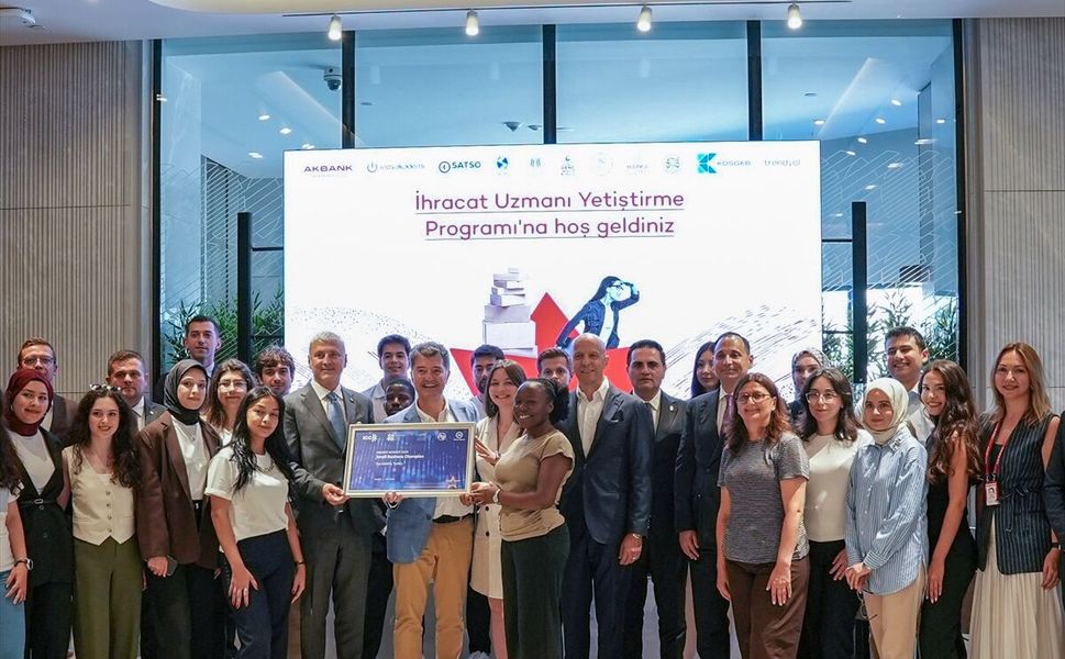Akbank Gençlik Akademisi'nin 'Export Talent Programı' tamamlandı