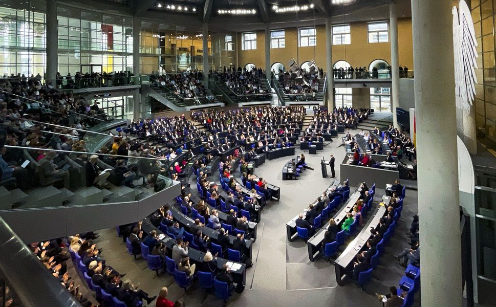 Almanya'da hükümet, ekonomik reform paketini kamuoyuyla paylaştı