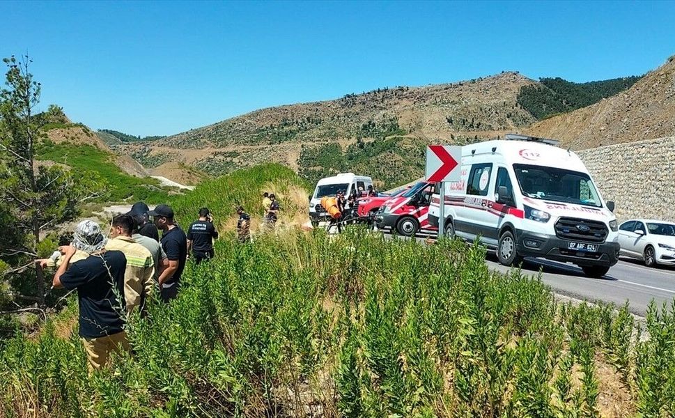 Antalya'da uçuruma yuvarlanan otomobildeki 5 kişi hayatını kaybetti