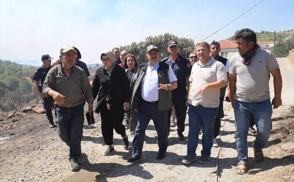 Balıkesir Valisi Ustaoğlu, bölgedeki yangınlara ilişkin açıklama yaptı: