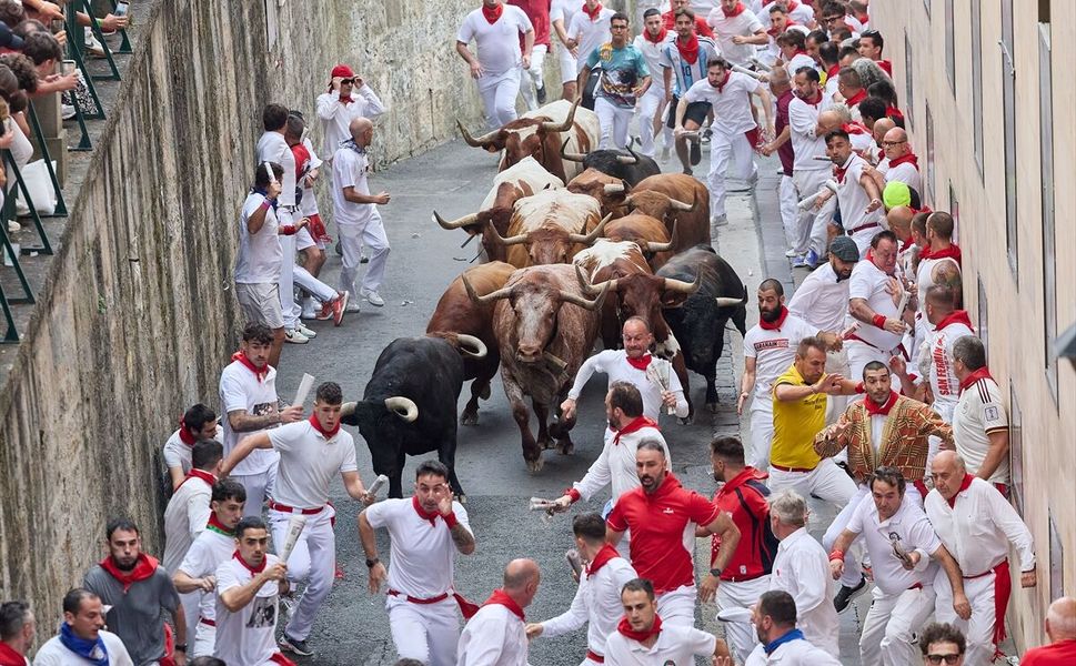 İspanya'da San Fermin'deki ünlü boğa koşularının 8 günlük bilançosu: 70'ten fazla yaralı