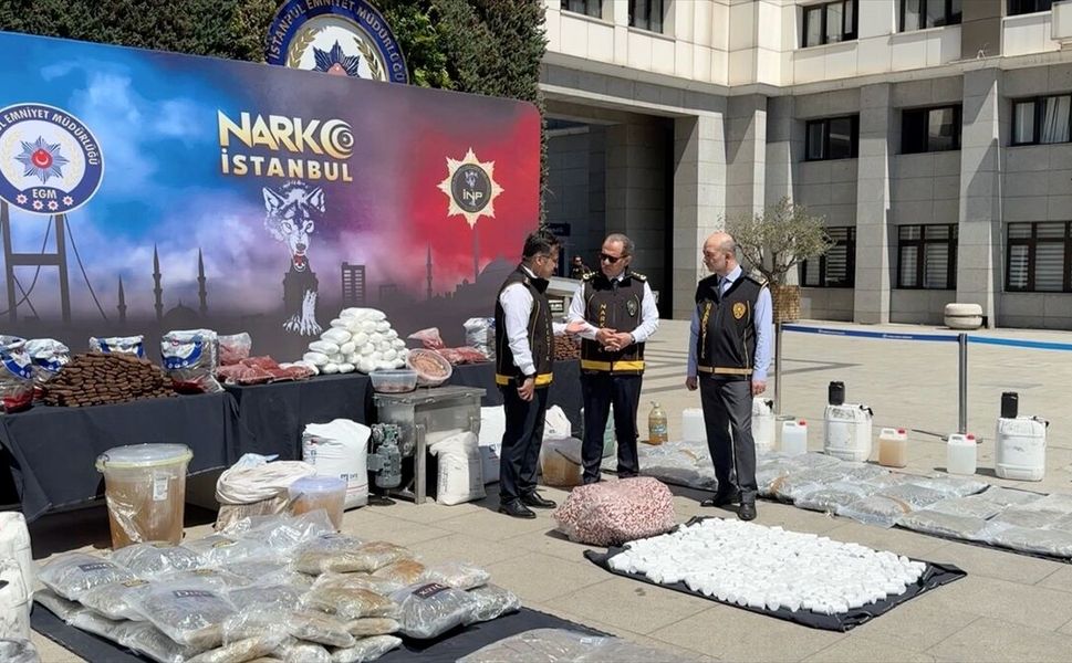 İstanbul merkezli operasyonlarda 1 ton 163 kilogram uyuşturucu ele geçirildi