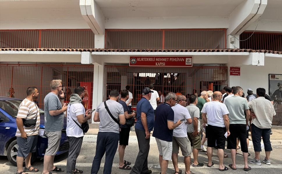 Kırkpınar'ı izlemek için Anadolu'nun pek çok yerinden seyirci geliyor