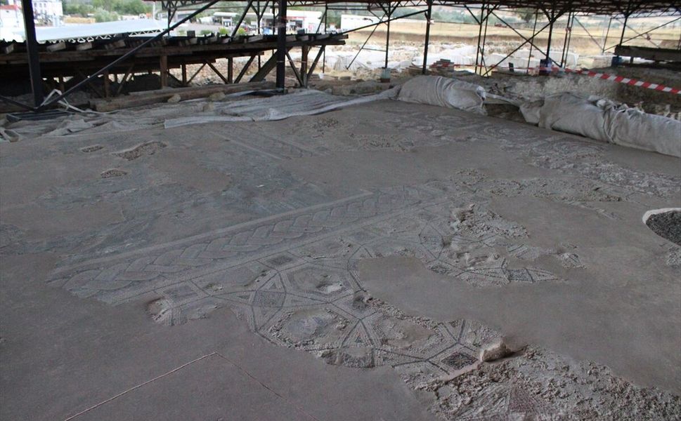Pompeiopolis Antik Kenti'nde Roma villasının mozaikleri gün yüzüne çıkarılıyor