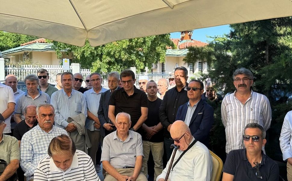 Prof. Dr. Nevzat Yalçıntaş kabri başında anıldı