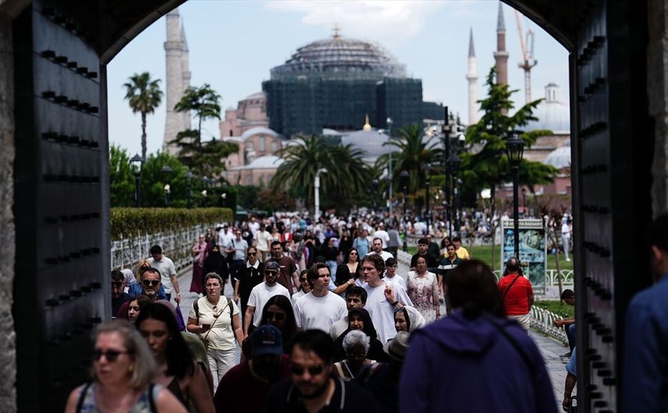 Yerli turistler yılın ilk çeyreğinde 102,3 milyar lira seyahat harcaması yaptı