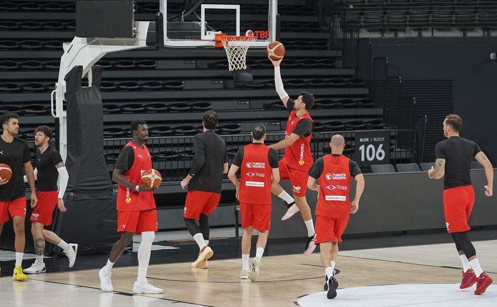 A Milli Erkek Basketbol Takımı'nda hedef 2'de 2 yapmak