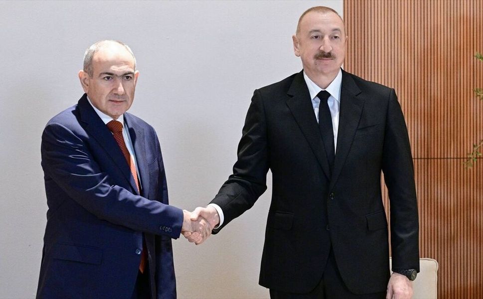 Aliyev ve Paşinyan telefonda görüştü