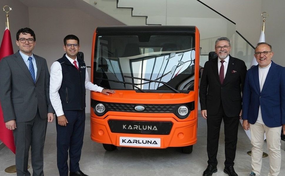 Cumhurbaşkanlığı Yatırım ve Finans Ofisi Başkanı Dağlıoğlu'ndan İzmir'deki işletmelere ziyaret