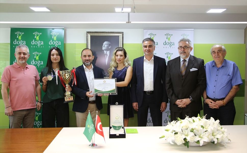 Doğa Koleji 11. sınıf öğrencisi uluslararası matematik yarışmasında dünya birincisi oldu