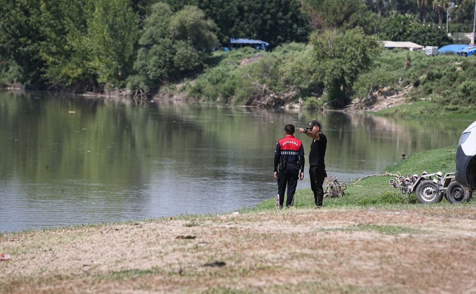 GÜNCELLEME - Adana'da Ceyhan Nehri'nde kaybolan 2 çocuktan 1'inin cesedine ulaşıldı