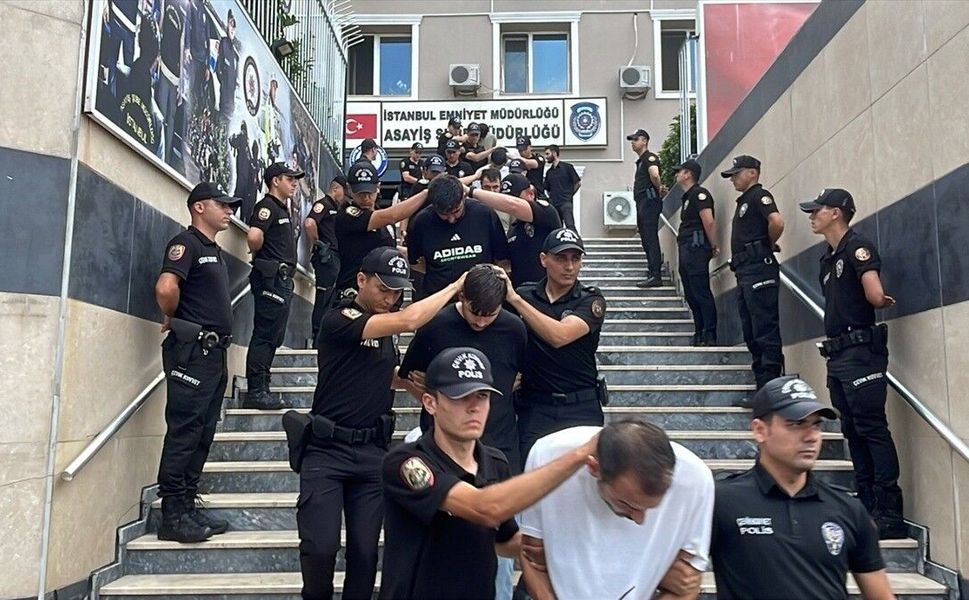İstanbul merkezli 4 ilde suç örgütüne yönelik operasyonda 32 şüpheli yakalandı