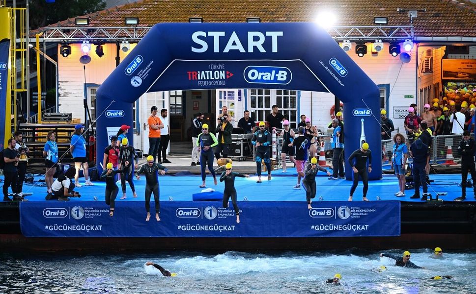 Oral-B İstanbul Boğaziçi Triatlonu'nun 6'ncısı düzenlendi