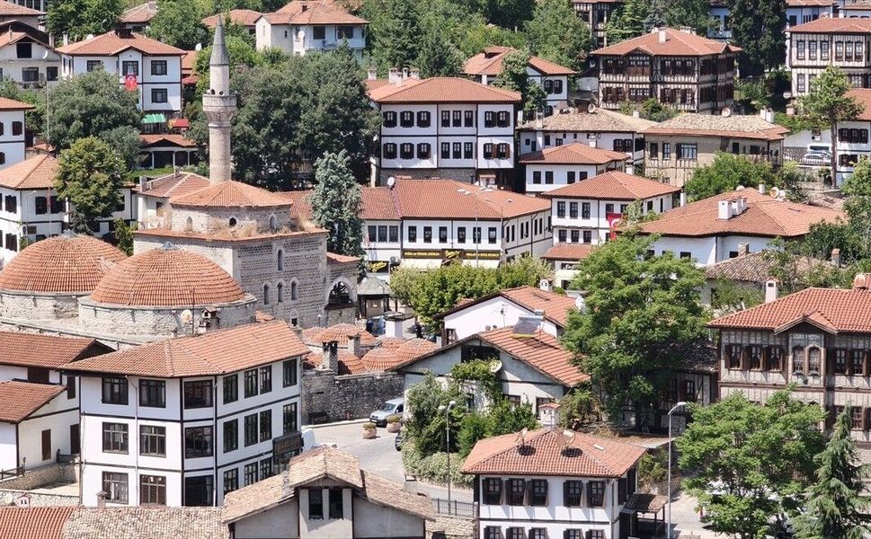 Safranbolu yılın ilk yarısında 104 bin 258 konaklamalı yerli ve yabancı turist ağırladı