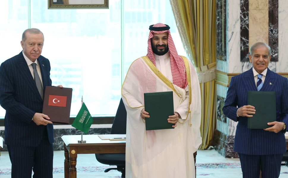Türkiye, Suudi Arabistan ve Pakistan Ortak Savunma Anlaşması imzaladı