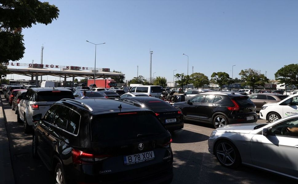 Yurt dışından geçici getirilen araçlara ilişkin esaslar düzenlendi