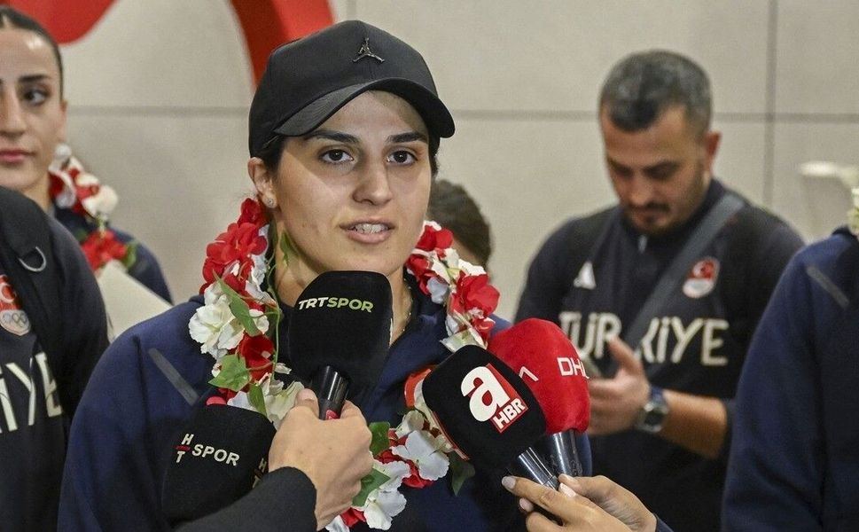 2026 Avrupa Boks Şampiyonası'nda 10 madalya kazanan milli boksörler yurda döndü