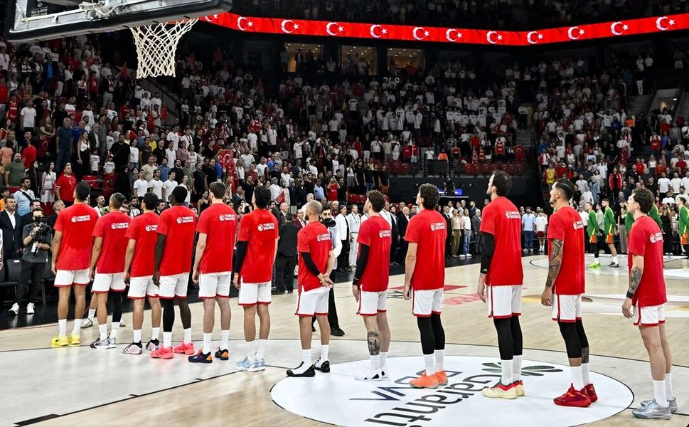 A Milli Erkek Basketbol Takımı, dünya sıralamasında 2 basamak yükseldi