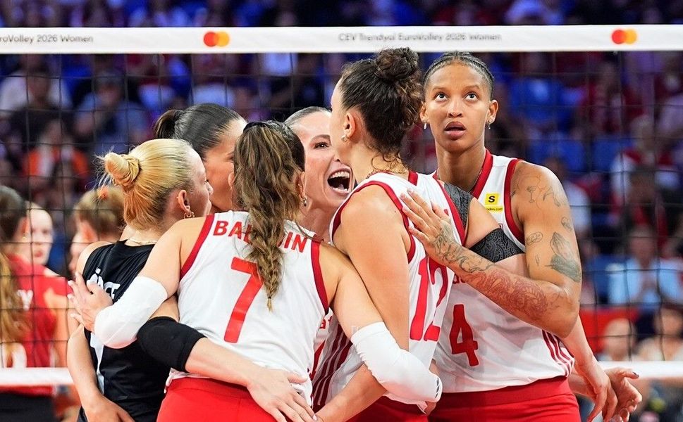 A Milli Kadın Voleybol Takımı Avrupa Şampiyonası'nda yarı finalde