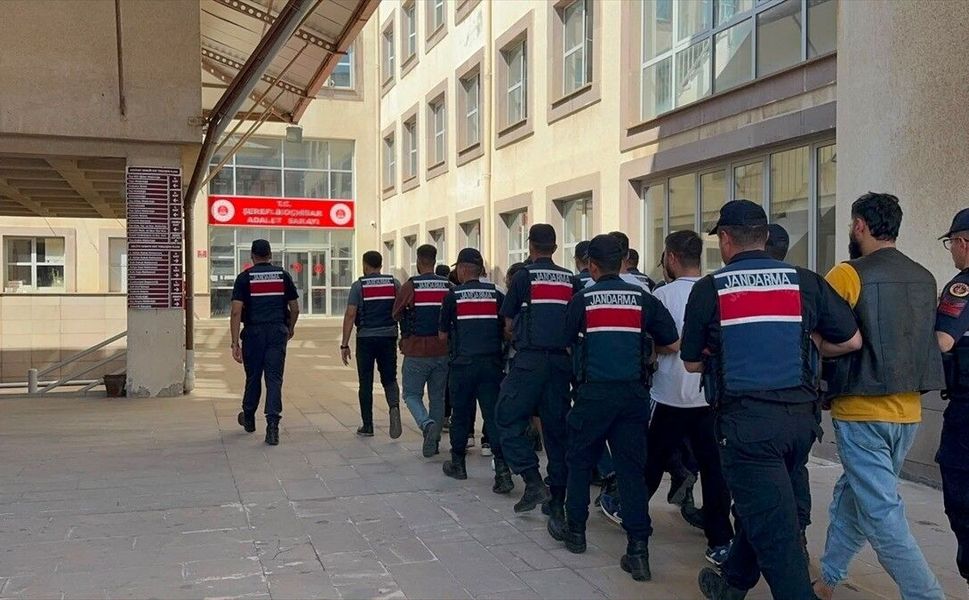 Ankara'da uyuşturucu operasyonunda 17 zanlı yakalandı