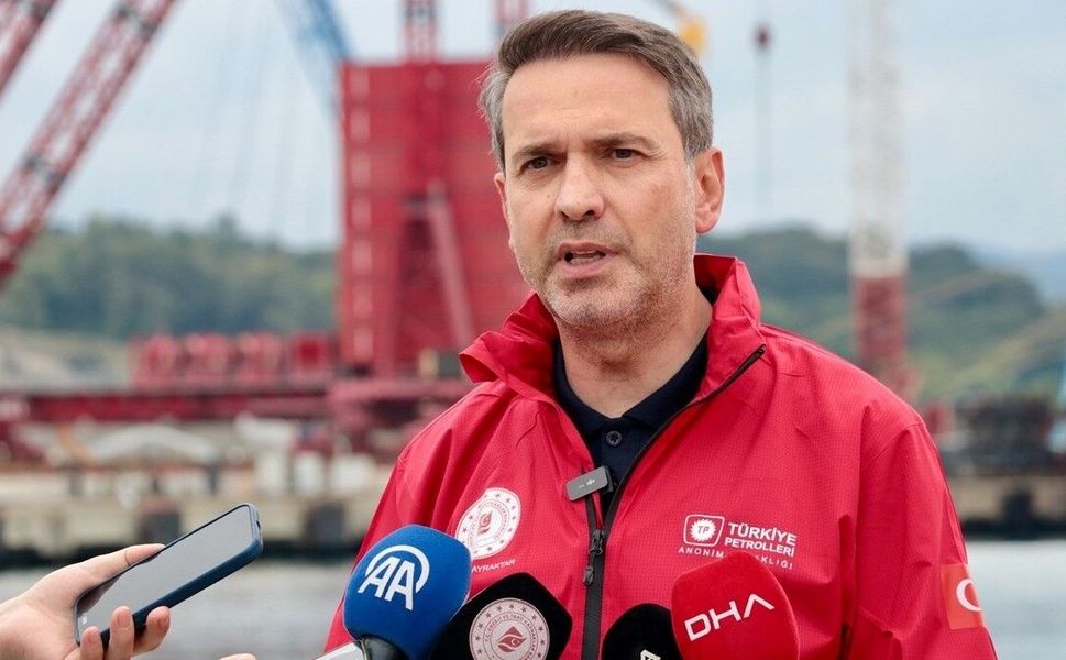 Bakan Bayraktar: (Osman Gazi Yüzer Üretim Platformu) Bu yıl sonu itibarıyla yakma kulesinde ilk gazı inşallah yakacağız