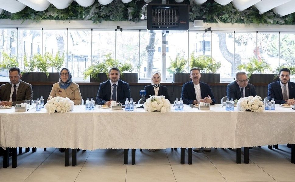 Bakan Göktaş, 'Türkiye Yüzyılı Buluşmaları' kapsamında Bahçelievler'de muhtarlarla buluştu