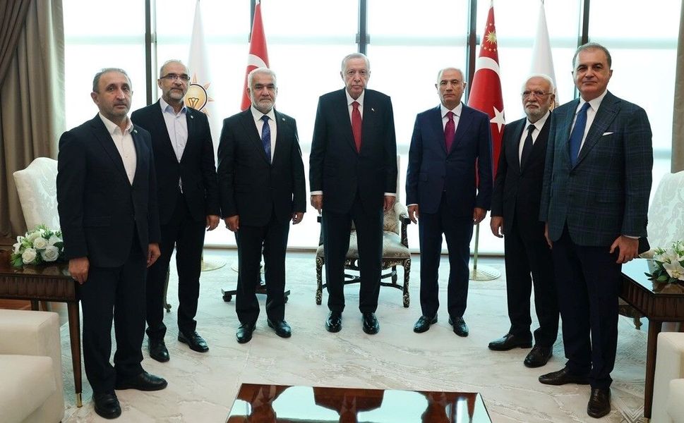 Cumhurbaşkanı Erdoğan, HÜDA PAR Genel Başkanı Yapıcıoğlu'nu kabul etti