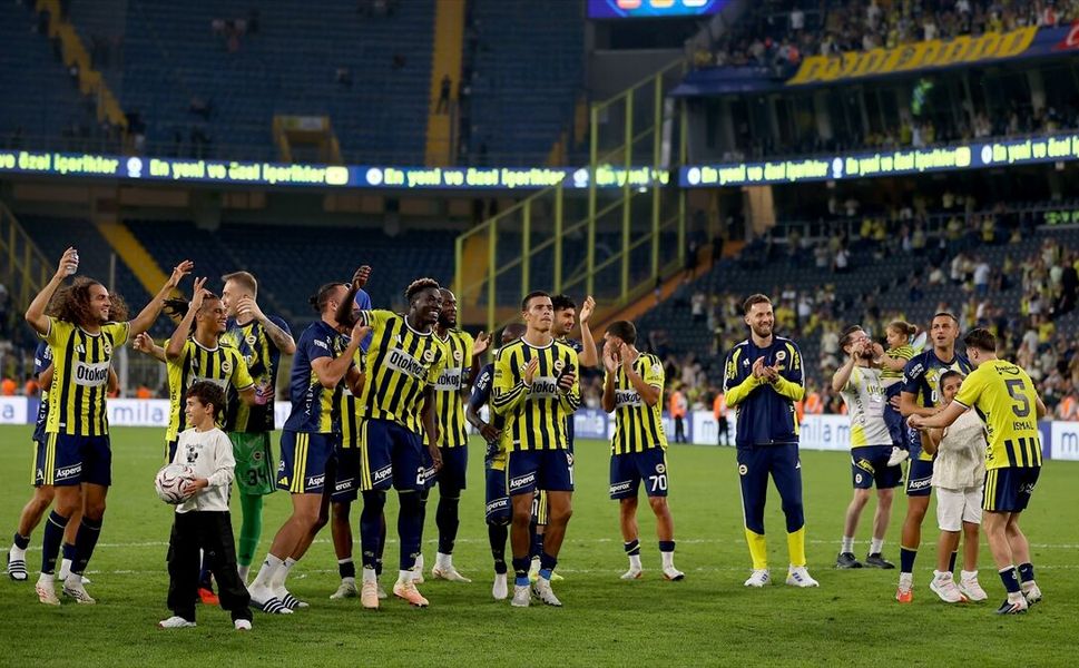 Fenerbahçe evinde Eyüpspor'u farklı yendi