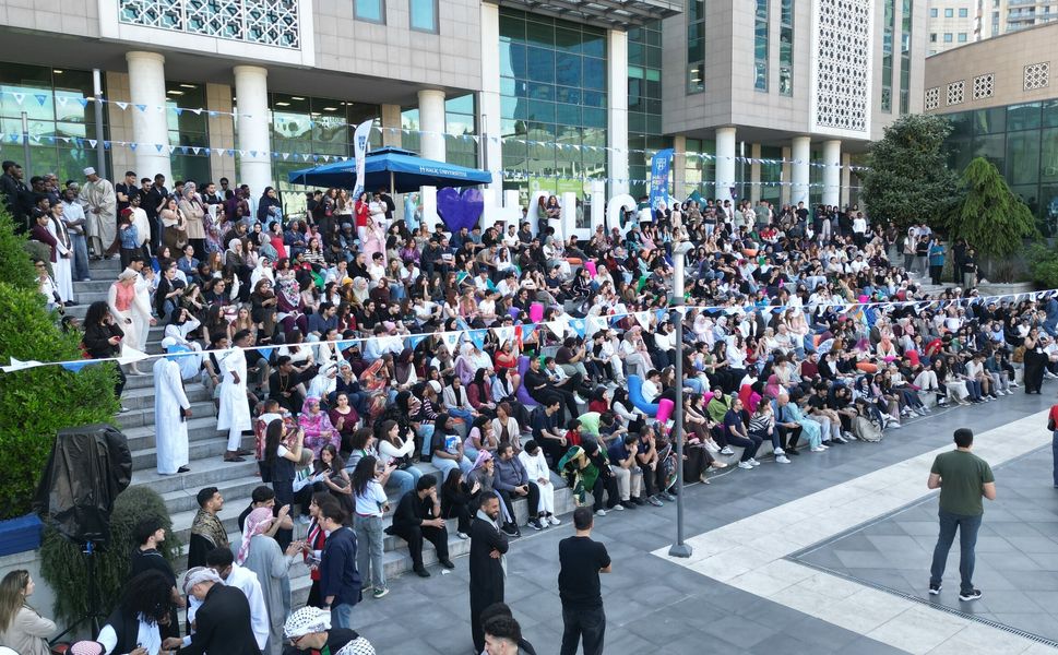 Haliç Üniversitesi'nden deprem bölgesine 3 bin 500 fidan