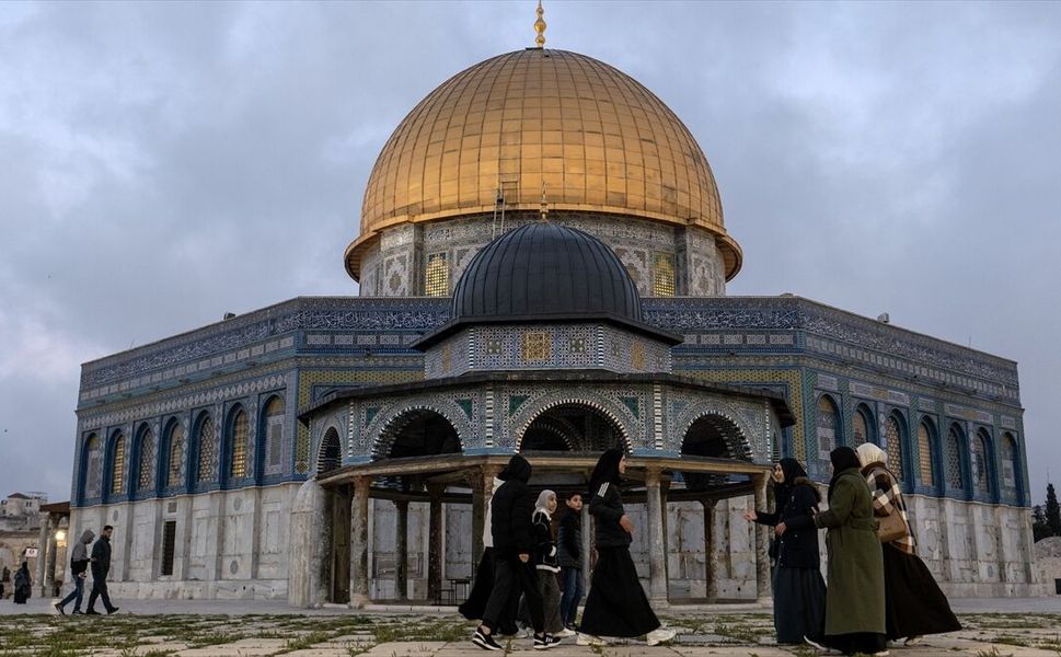 Mescid-i Aksa imam hatibi Sabri, Aksa'daki ihlallerinin İsrail'e hiçbir hak kazandırmayacağını vurguladı